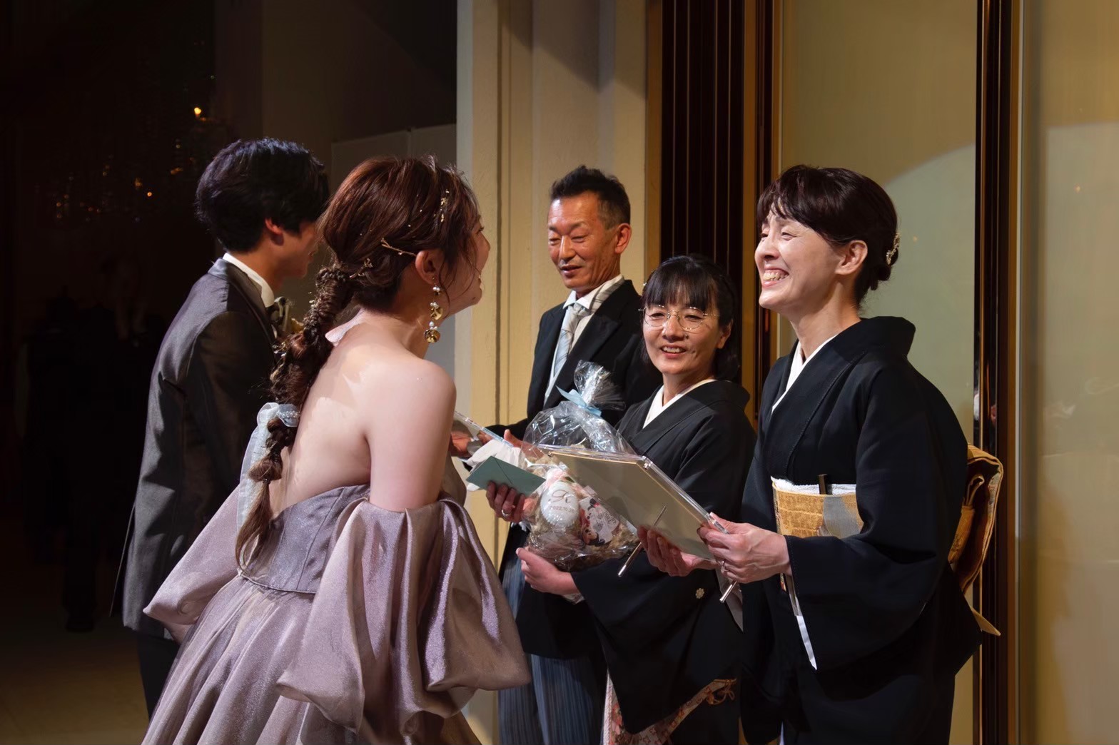 人気の家族婚はブラスポで相談。